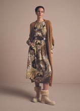 Load image into Gallery viewer, Long Flowy Vintage Flower Dress
