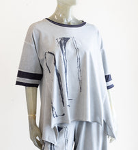 Load image into Gallery viewer, Luukaa Gray Graphic Knit Blouse with Stripe Sleeves
