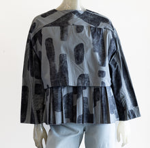 Load image into Gallery viewer, Mathildur Graphic Pleat Jacket
