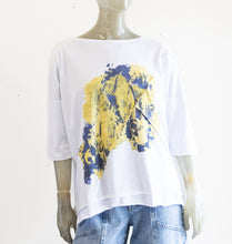 Load image into Gallery viewer, Ozai White Seamed Knit Blouse with Graphic Print
