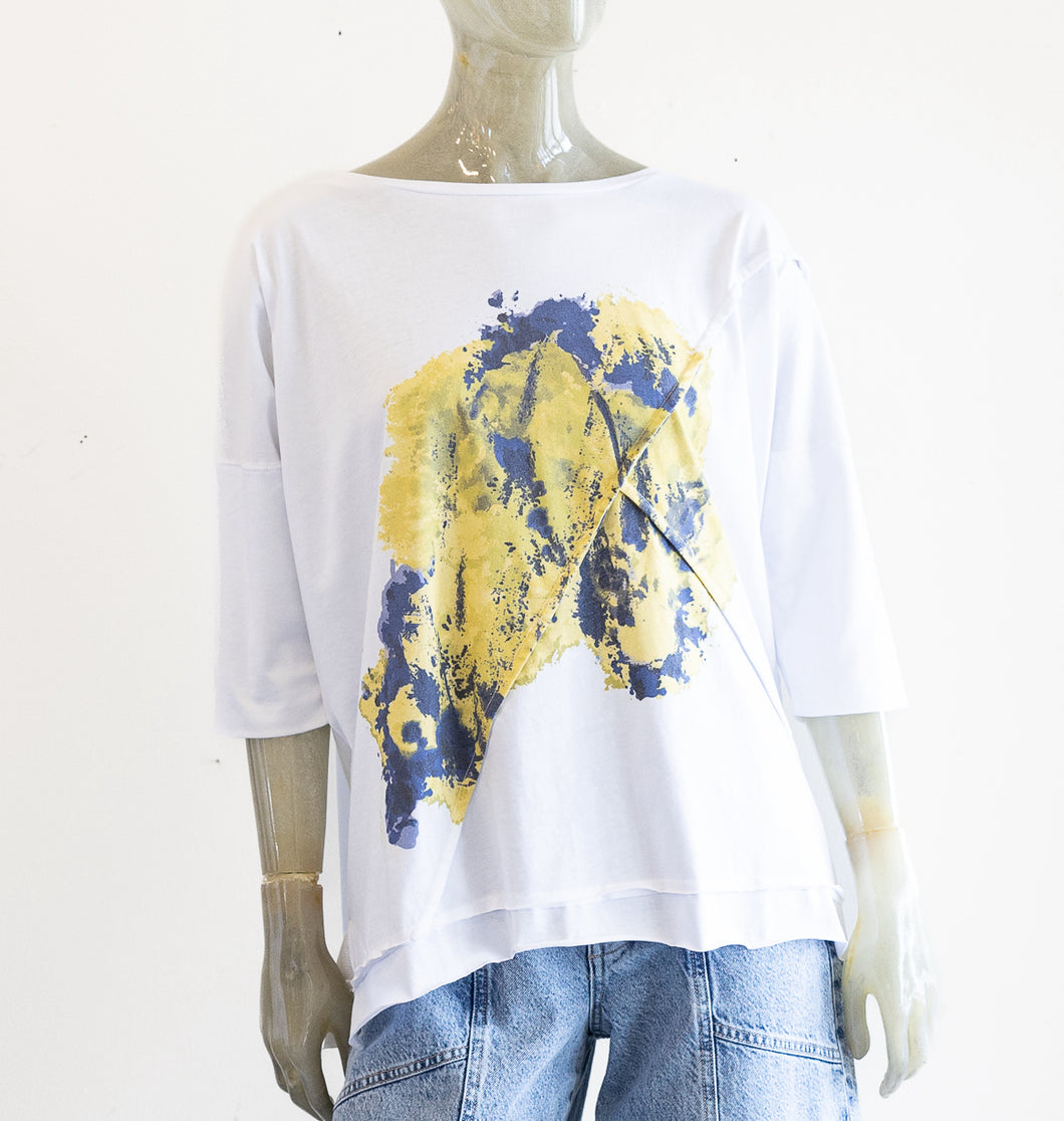 Ozai White Seamed Knit Blouse with Graphic Print