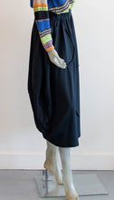 Load image into Gallery viewer, Moyuru Black Knit Skirt
