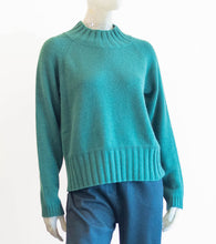 Load image into Gallery viewer, Van Kukil Kelly Green Funnel Neck Cashmere Sweater
