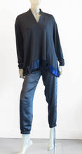 Load image into Gallery viewer, Ozai Velvet Bottom A Line Blouse
