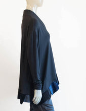 Load image into Gallery viewer, Ozai Velvet Bottom A Line Blouse
