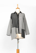 Load image into Gallery viewer, Luukaa Pattern Button Up Nylon Blouse
