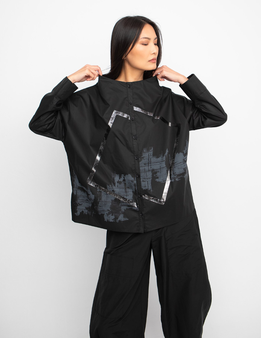 Ozai Crinkle Cotton Black Blouse with Graphic Print