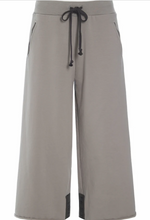 Load image into Gallery viewer, Henriette Gray Crop Lounge Pants
