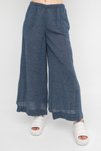 Load image into Gallery viewer, Ozai Crinkly Wide Leg Crop Pants
