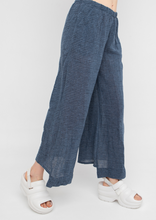 Load image into Gallery viewer, Ozai Crinkly Wide Leg Crop Pants
