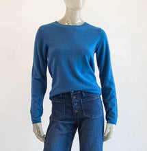 Load image into Gallery viewer, Cashmere Crew Neck Sweater
