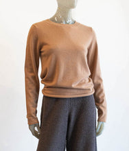 Load image into Gallery viewer, Cashmere Crew Neck Sweater
